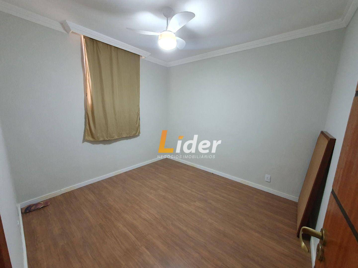 Casa à venda com 3 quartos, 80m² - Foto 10