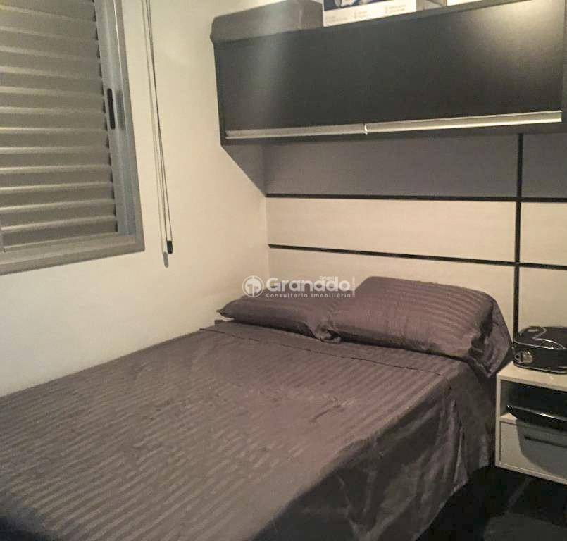 Apartamento à venda com 2 quartos, 62m² - Foto 3