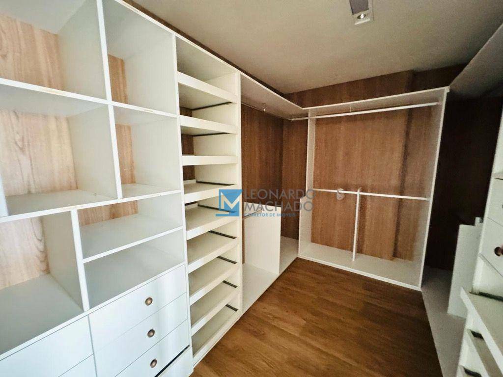 Apartamento à venda com 3 quartos, 217m² - Foto 12