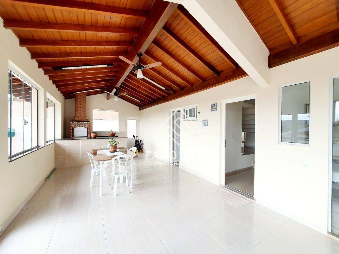 Casa de Condomínio à venda com 4 quartos, 320m² - Foto 2
