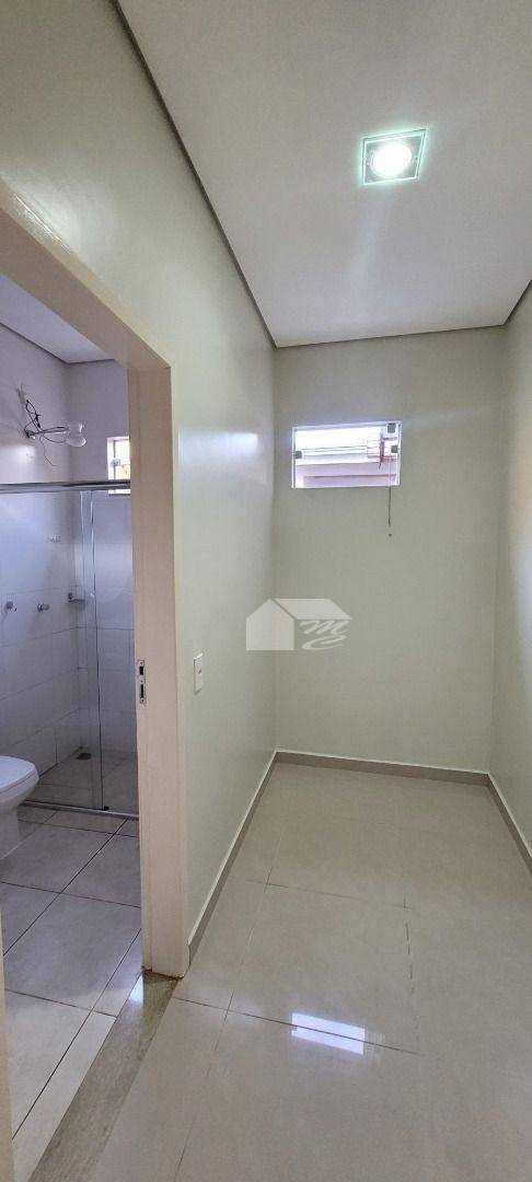 Casa à venda com 3 quartos, 210m² - Foto 9