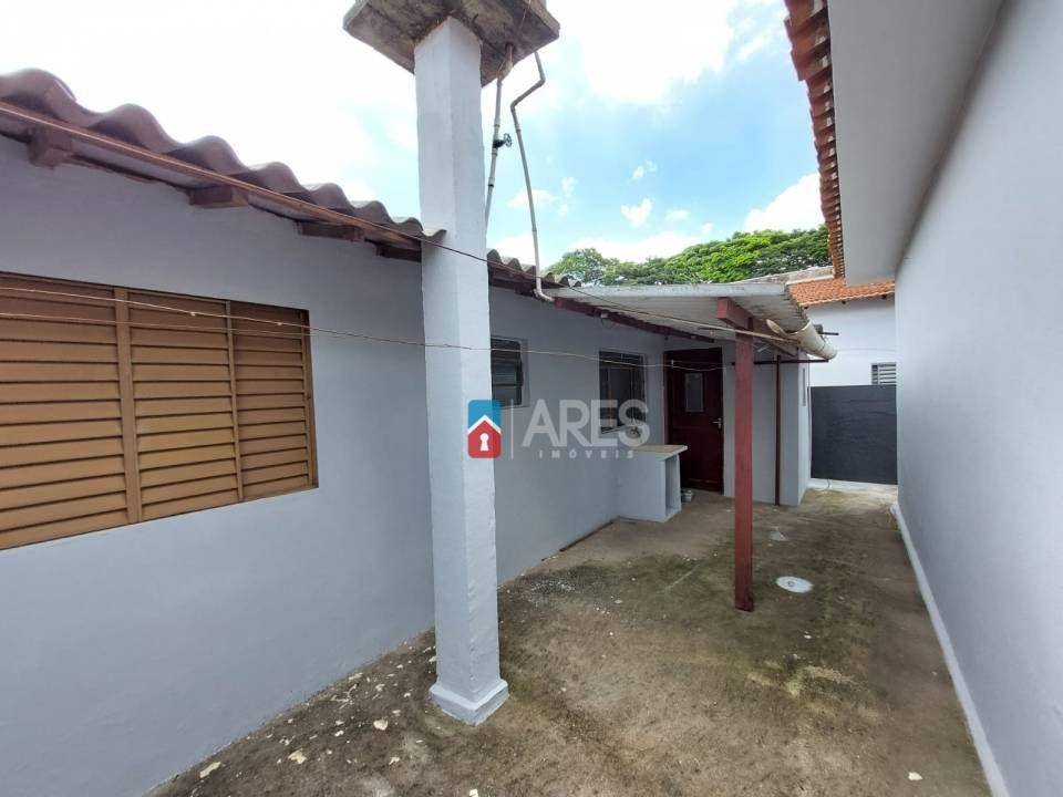 Casa para alugar com 1 quarto, 50m² - Foto 4