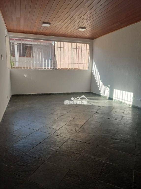 Casa à venda e aluguel com 3 quartos, 154m² - Foto 9