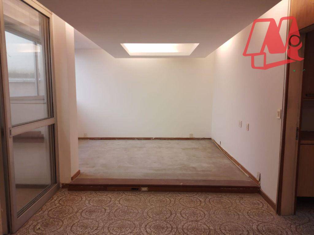 Casa à venda e aluguel com 3 quartos, 371m² - Foto 11