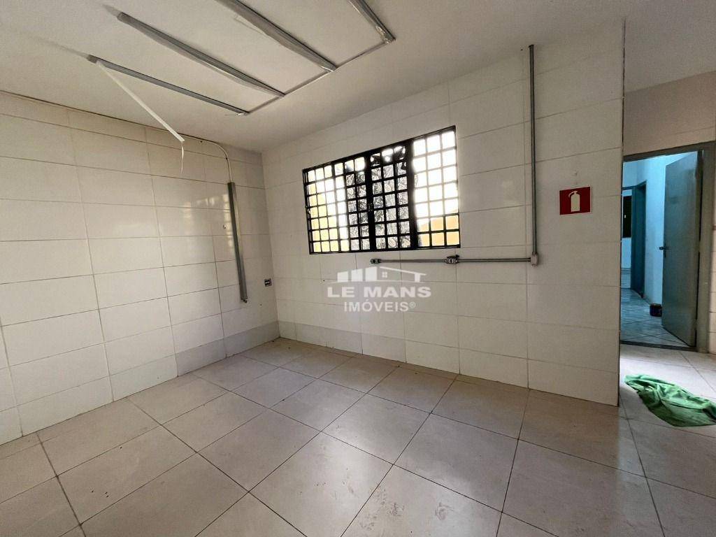 Casa, 3 quartos, 197 m² - Foto 2