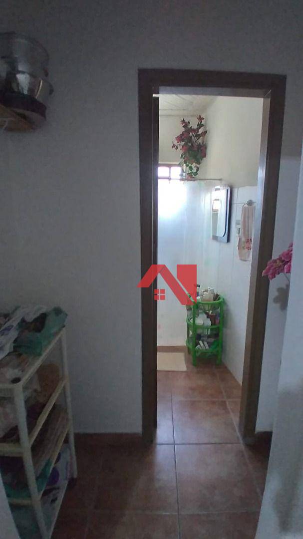 Casa à venda com 3 quartos, 300m² - Foto 8