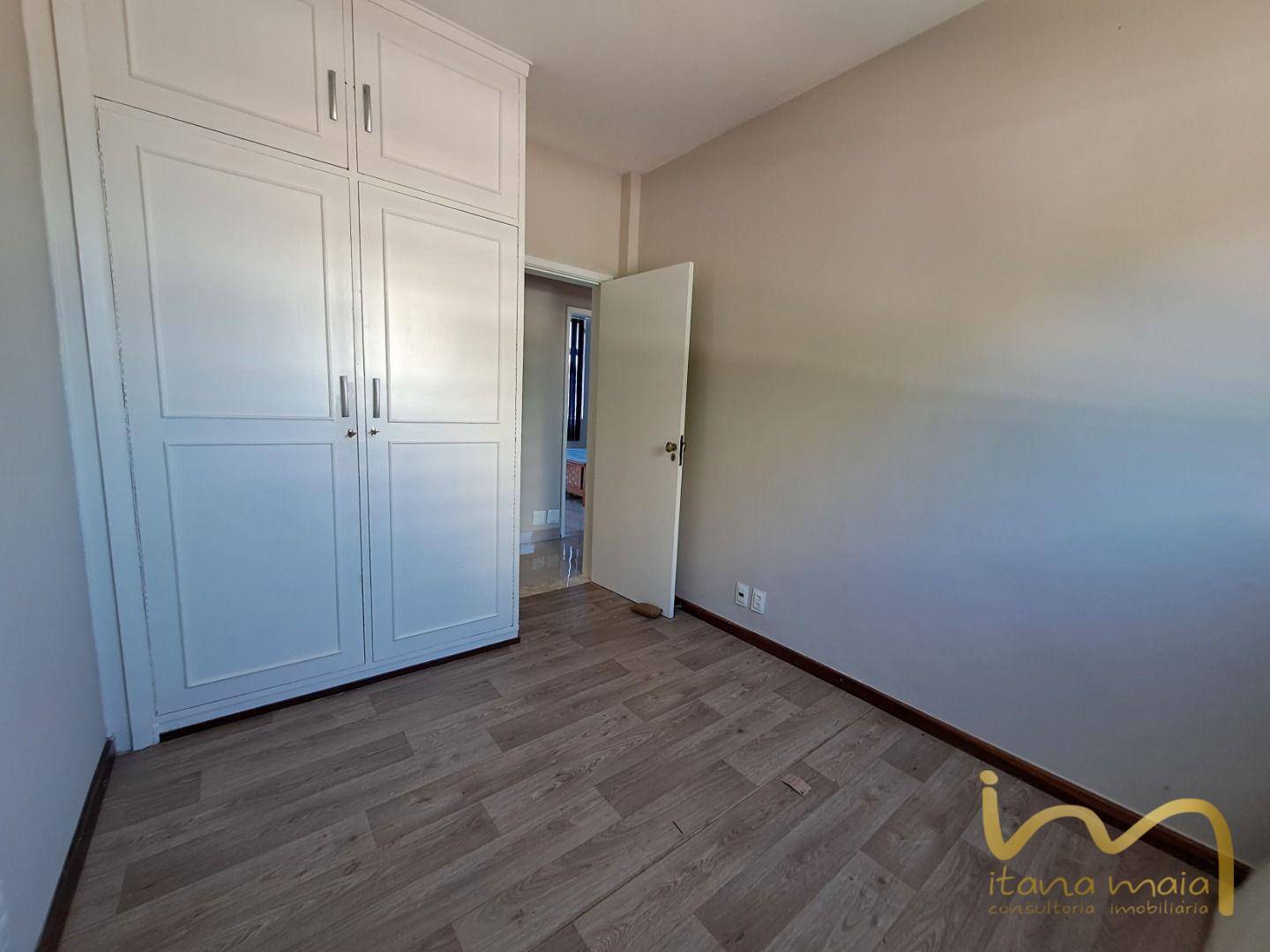 Apartamento à venda com 3 quartos, 156m² - Foto 9