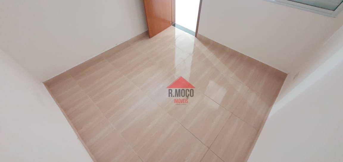 Apartamento para alugar com 2 quartos, 36m² - Foto 12