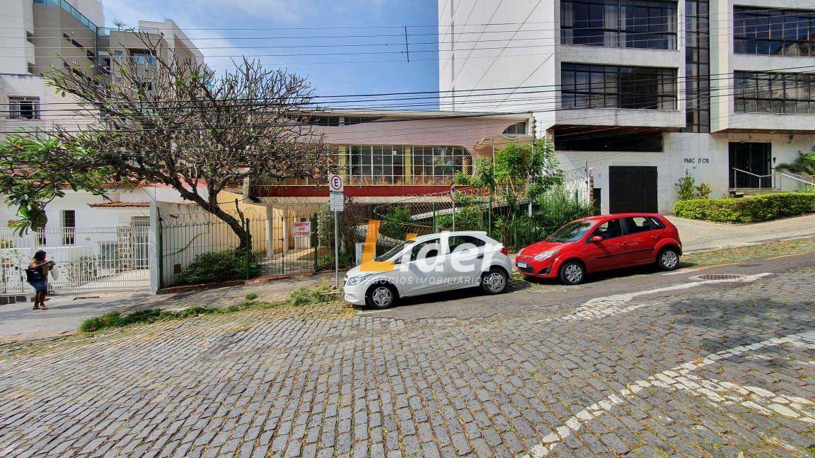 Casa para alugar com 4 quartos, 174m² - Foto 2