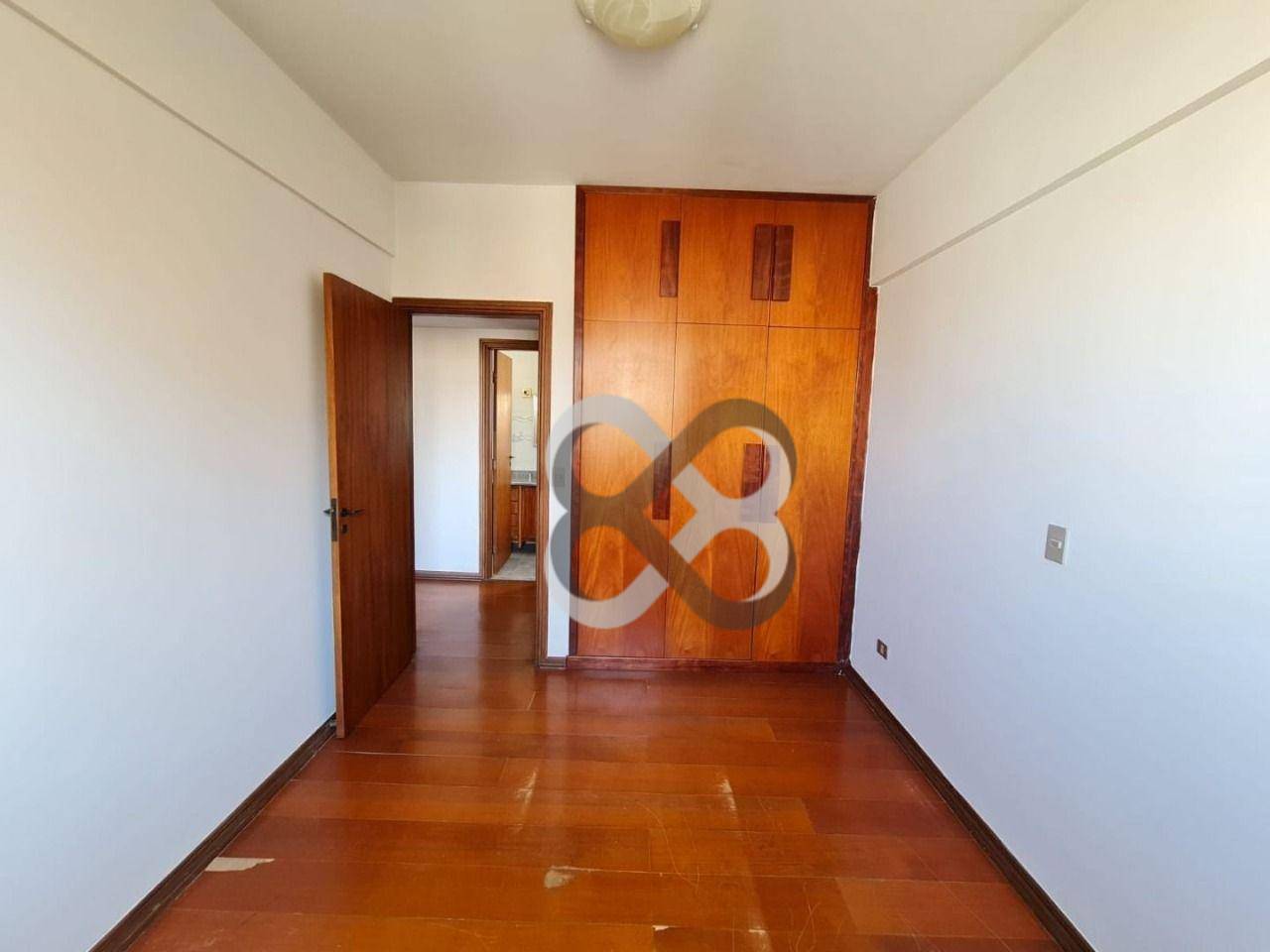 Apartamento para alugar com 4 quartos, 300m² - Foto 11