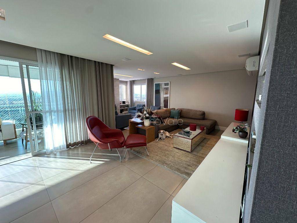 Apartamento à venda com 4 quartos, 233m² - Foto 4