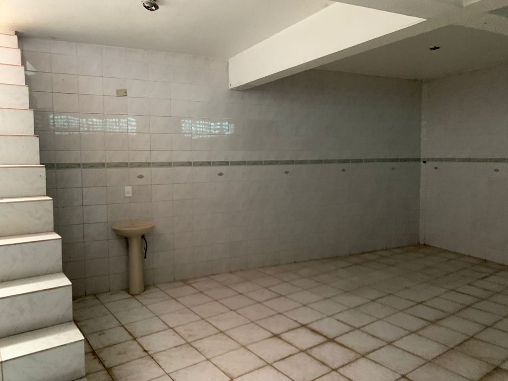 Casa à venda e aluguel com 3 quartos, 260m² - Foto 17