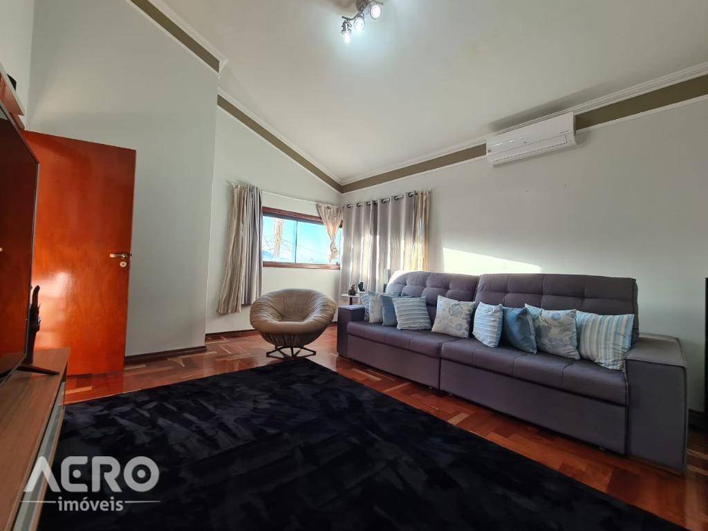 Casa de Condomínio à venda com 4 quartos, 324m² - Foto 9