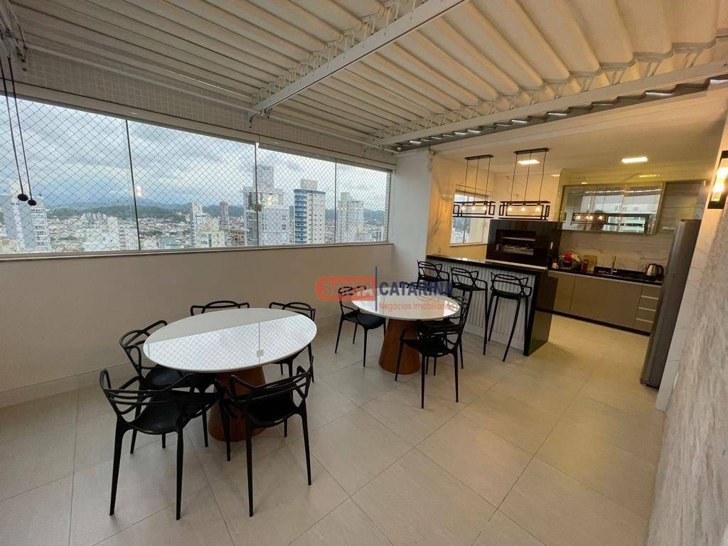 Apartamento à venda com 4 quartos, 225m² - Foto 23