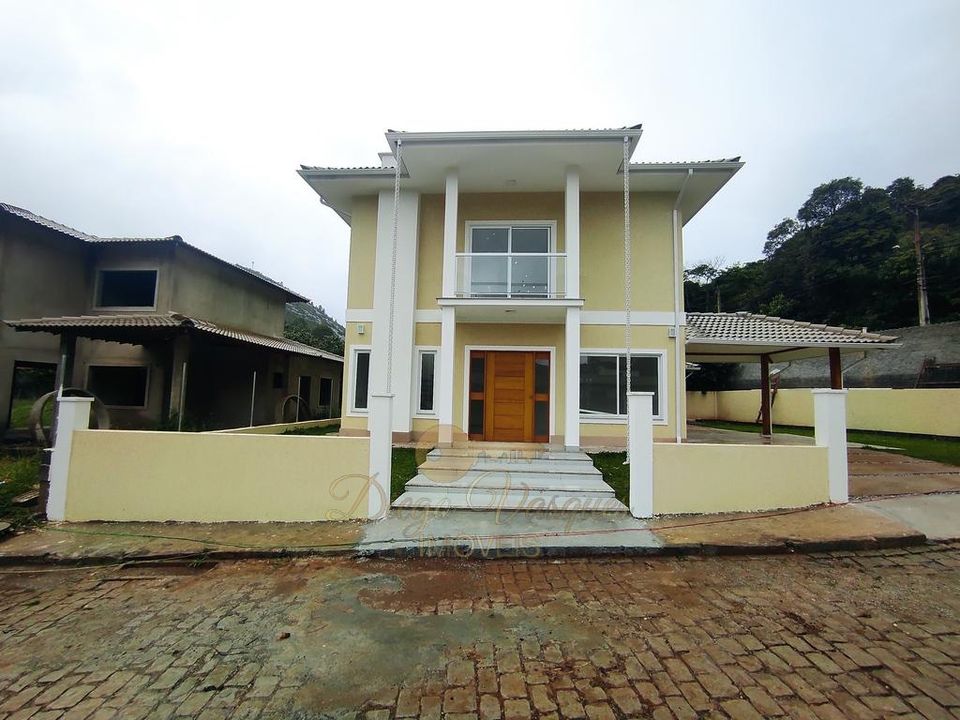 Casa de Condomínio à venda com 4 quartos, 240m² - Foto 2