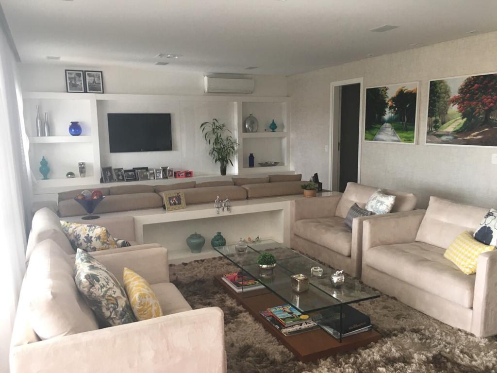 Apartamento à venda com 3 quartos, 213m² - Foto 1