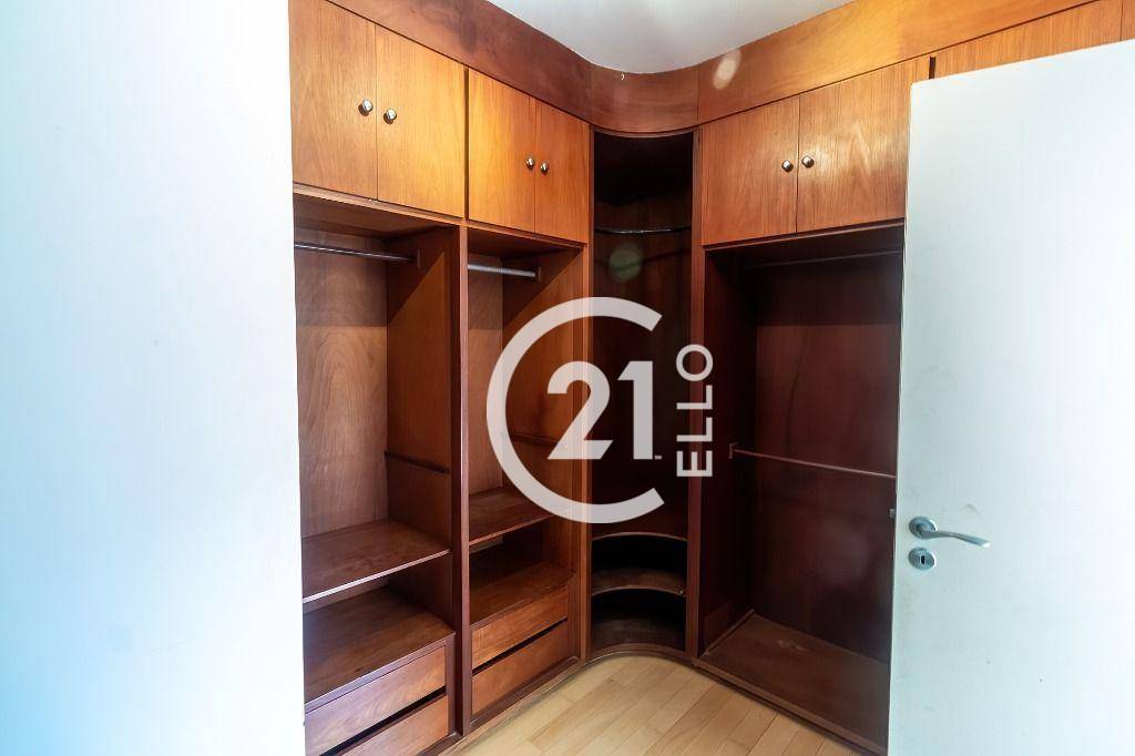 Apartamento para alugar com 3 quartos, 240m² - Foto 25