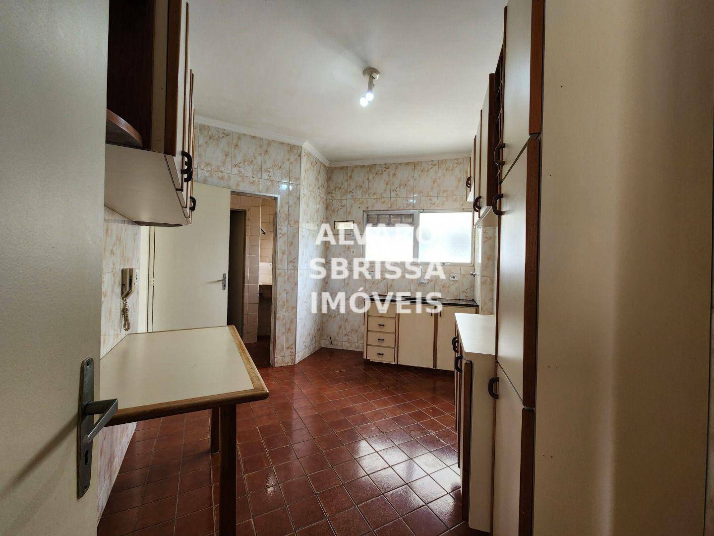 Apartamento à venda com 3 quartos, 97m² - Foto 2