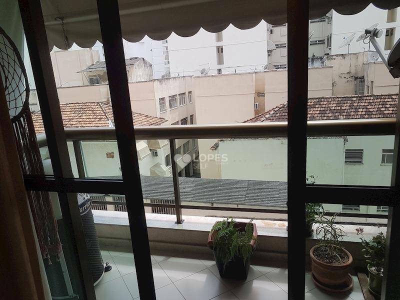 Apartamento à venda com 2 quartos, 80m² - Foto 2