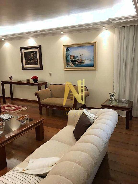 Apartamento à venda com 3 quartos, 226m² - Foto 4