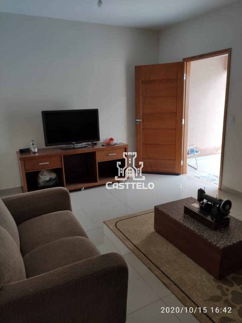 Casa à venda com 2 quartos, 100m² - Foto 2