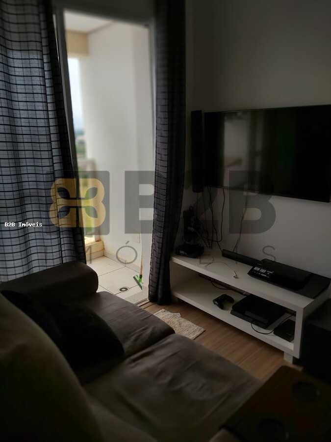 Apartamento à venda com 2 quartos, 64m² - Foto 2