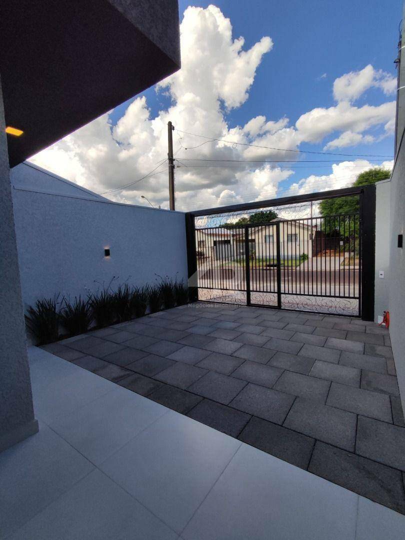 Casa à venda com 2 quartos, 60m² - Foto 2