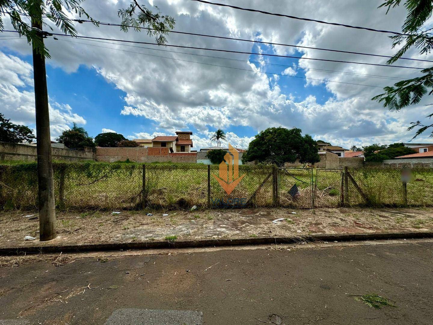 Terreno à venda, 300M2 - Foto 1