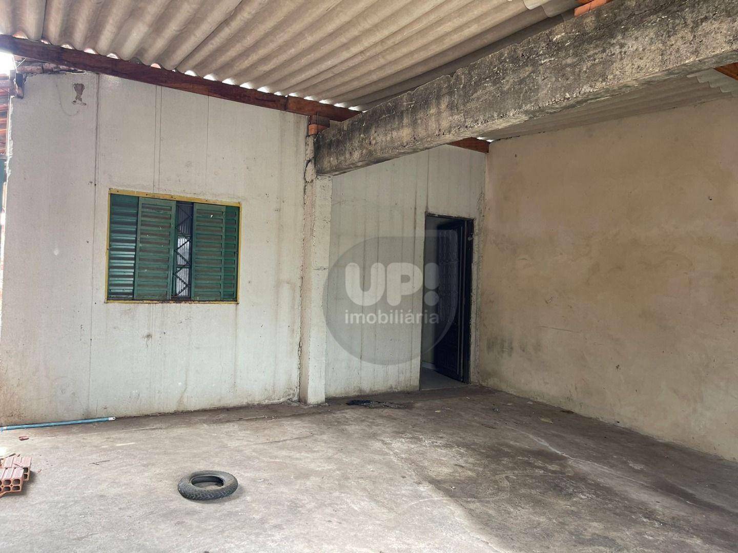 Casa à venda com 2 quartos, 100m² - Foto 2