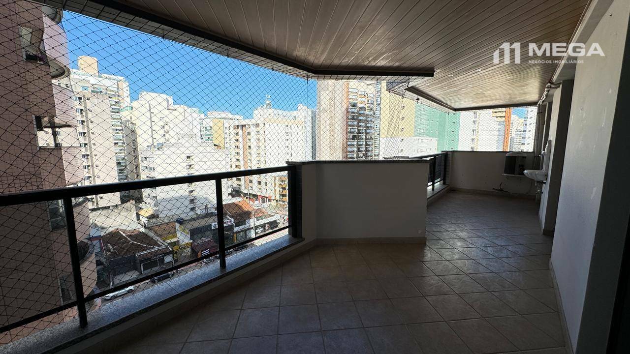 Apartamento à venda com 3 quartos, 189m² - Foto 2