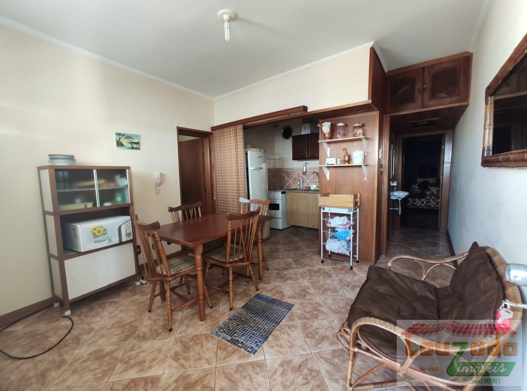 Apartamento à venda com 2 quartos, 70m² - Foto 2