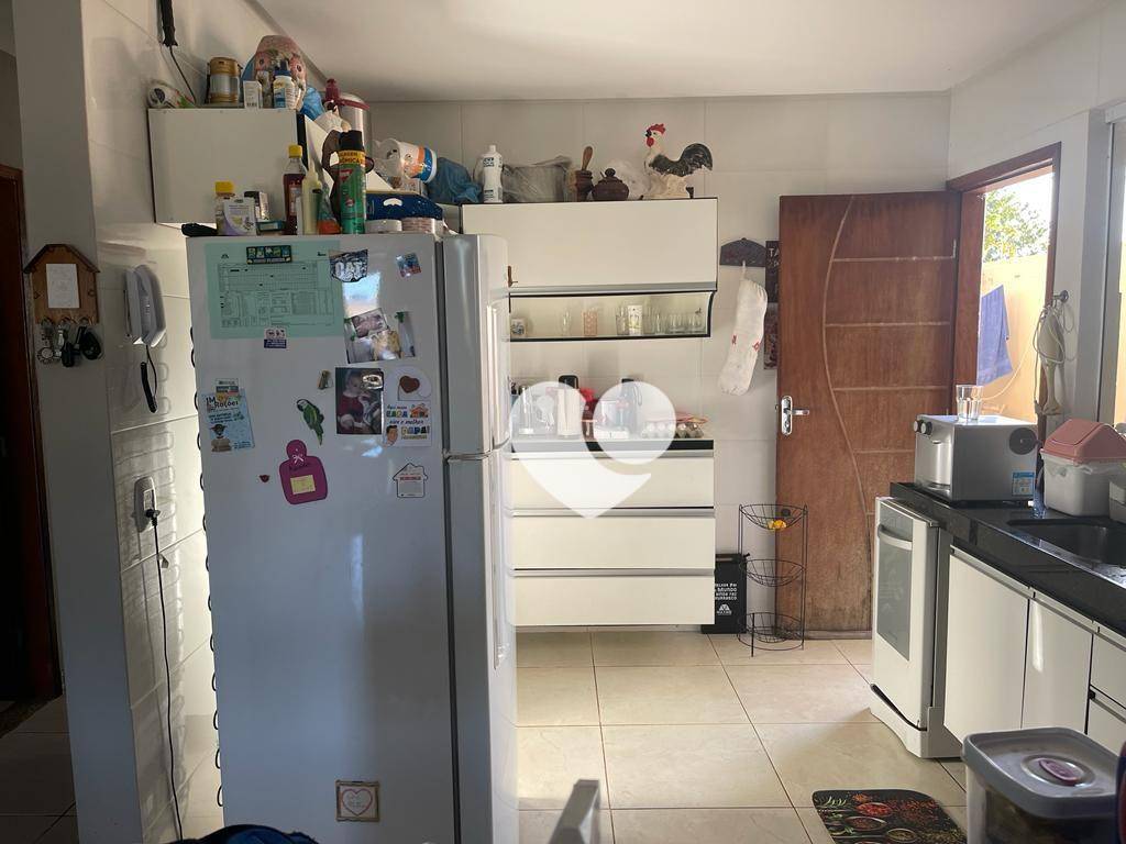 Casa de Condomínio à venda com 3 quartos, 250m² - Foto 13