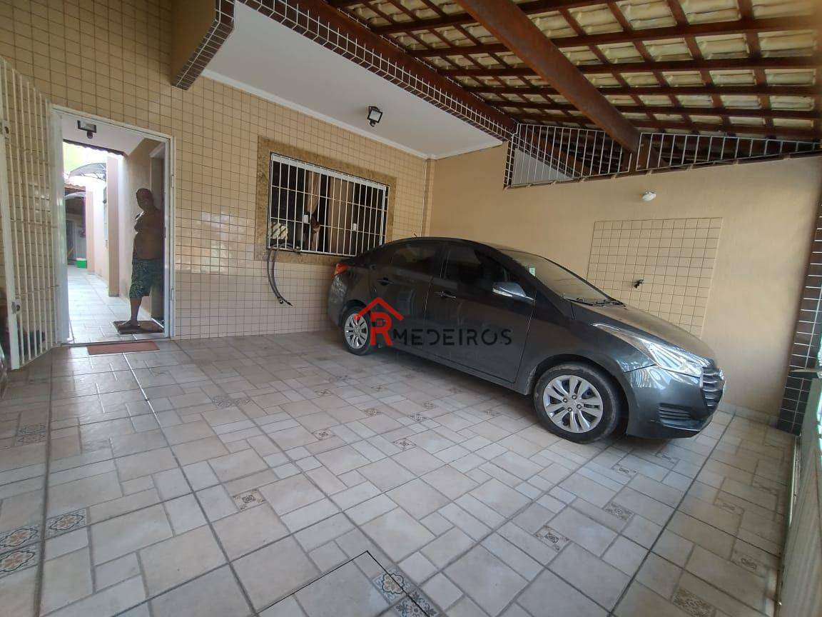 Sobrado à venda com 2 quartos, 130m² - Foto 2