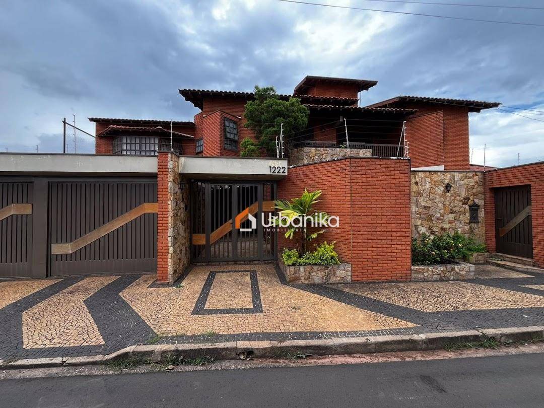 Sobrado, 3 quartos, 462 m² - Foto 2
