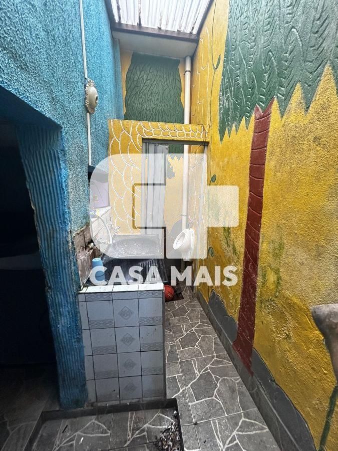 Casa à venda com 6 quartos, 250m² - Foto 13