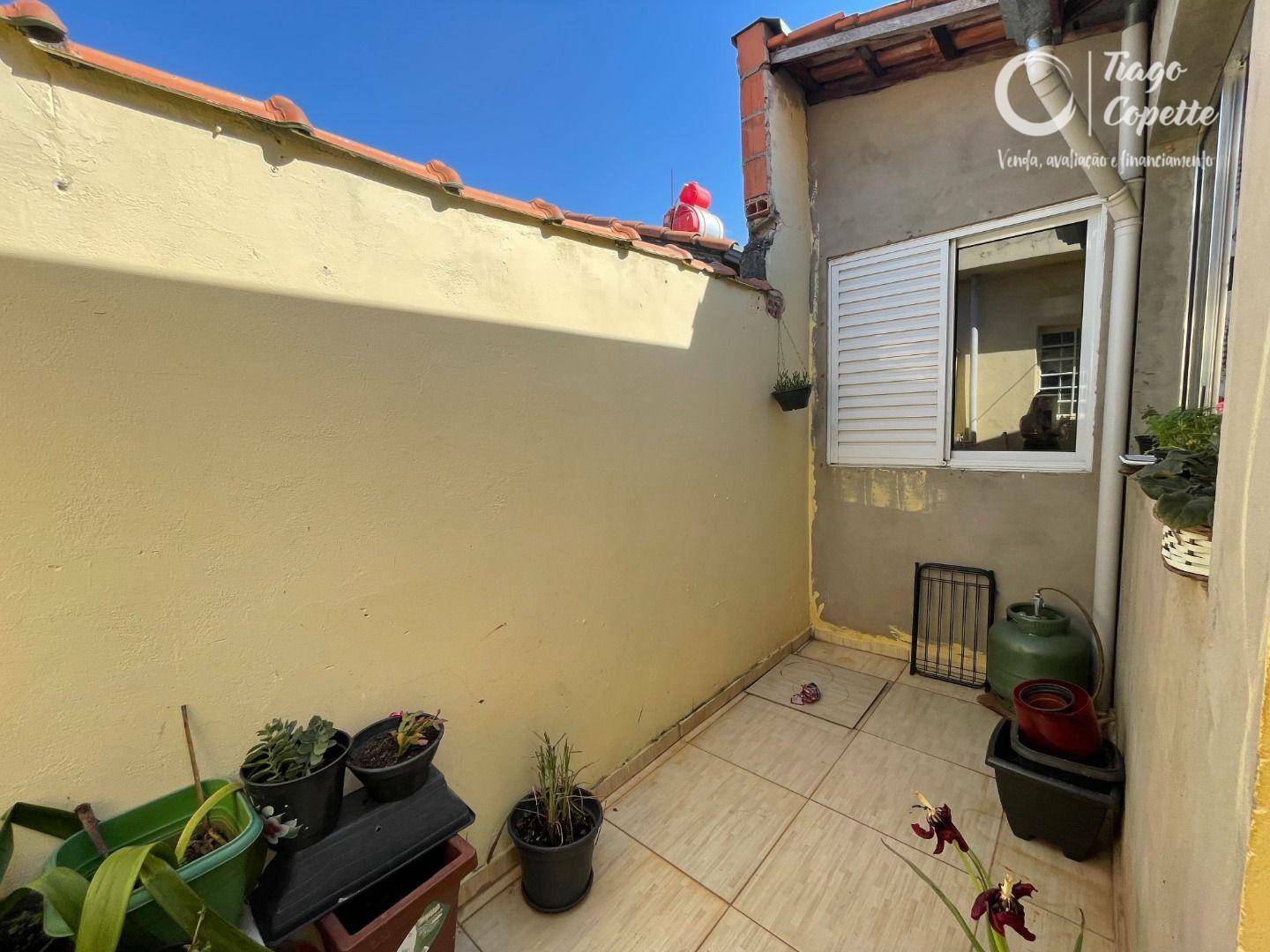 Casa à venda com 4 quartos, 144m² - Foto 12