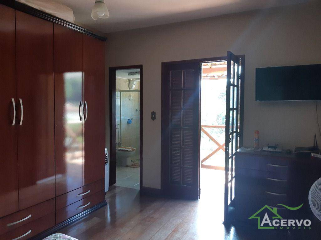 Casa de Condomínio à venda com 4 quartos, 278m² - Foto 17