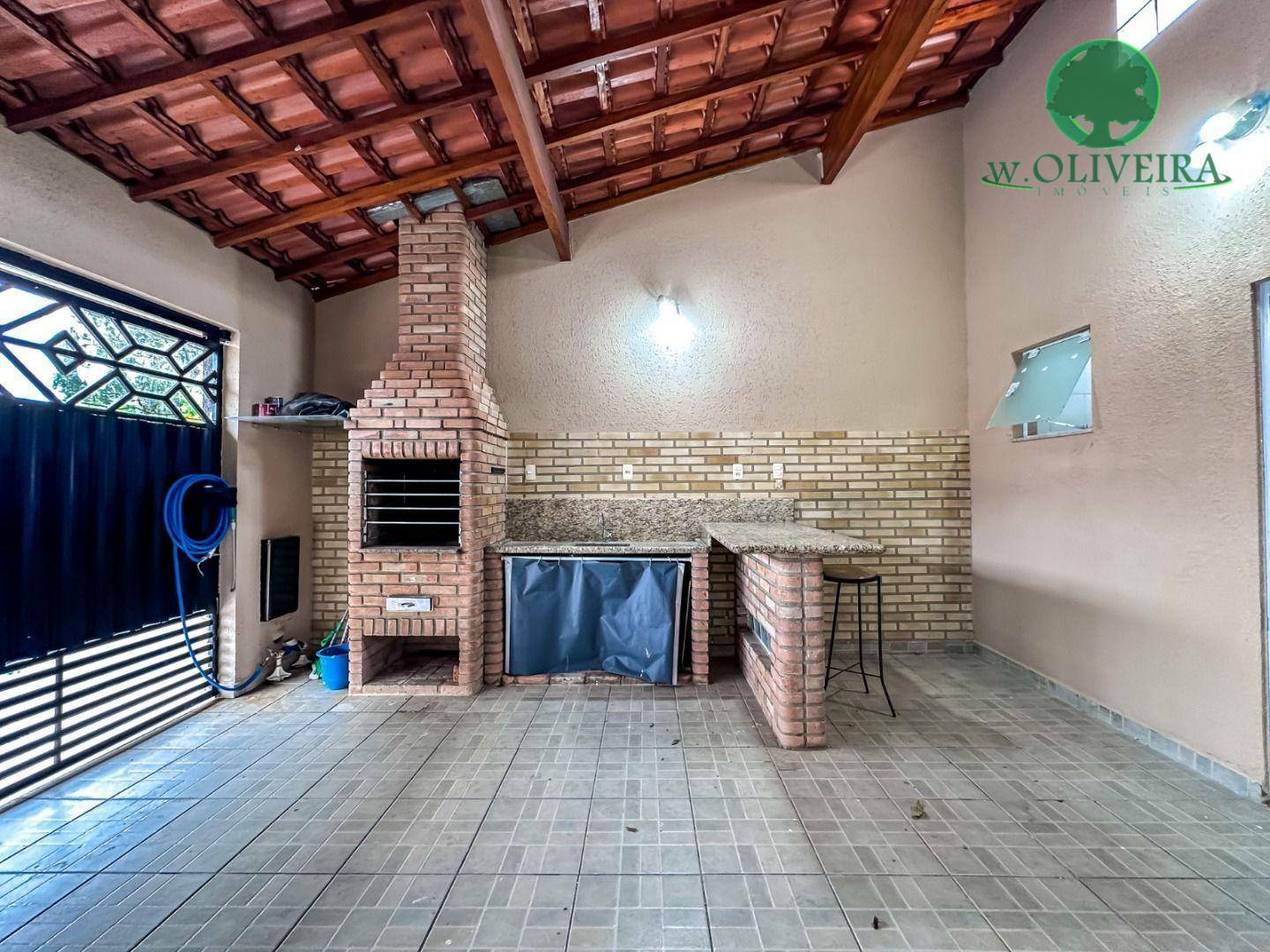 Casa à venda com 3 quartos, 203m² - Foto 2