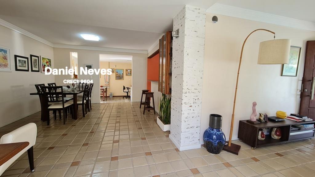 Casa à venda com 5 quartos, 309m² - Foto 18