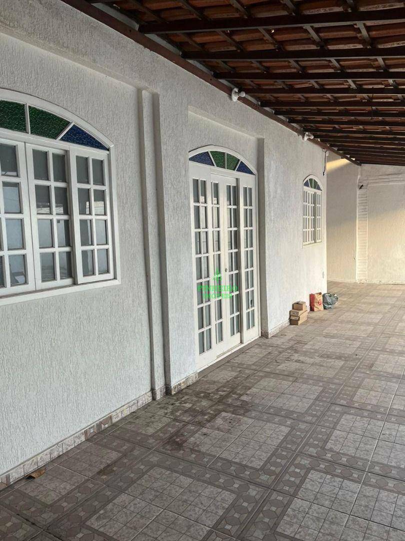 Casa à venda com 2 quartos, 214m² - Foto 1