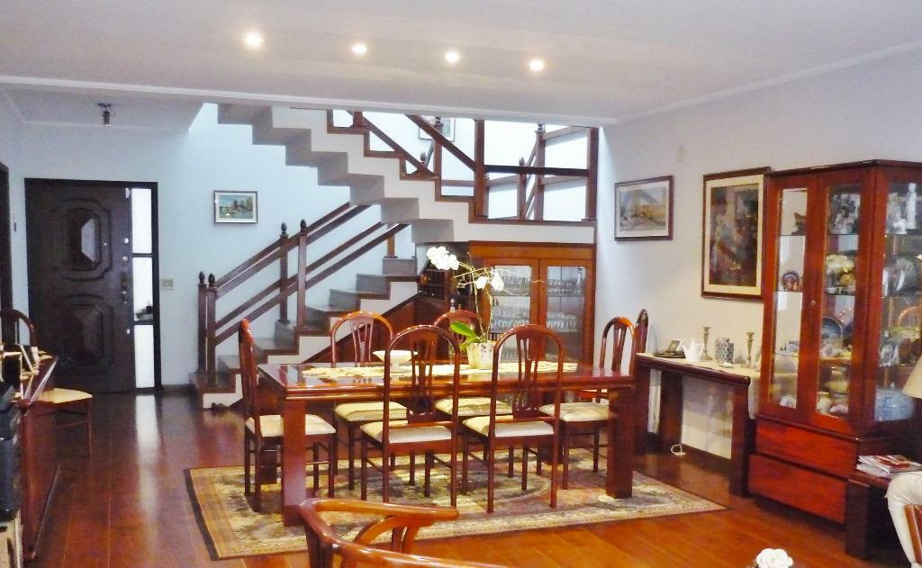 Casa à venda com 4 quartos, 312m² - Foto 1