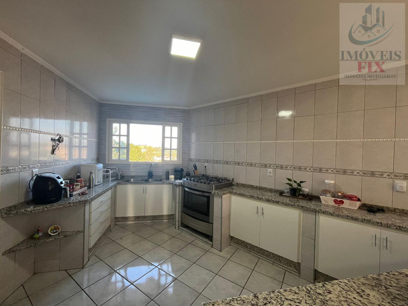 Casa à venda com 3 quartos, 270m² - Foto 10