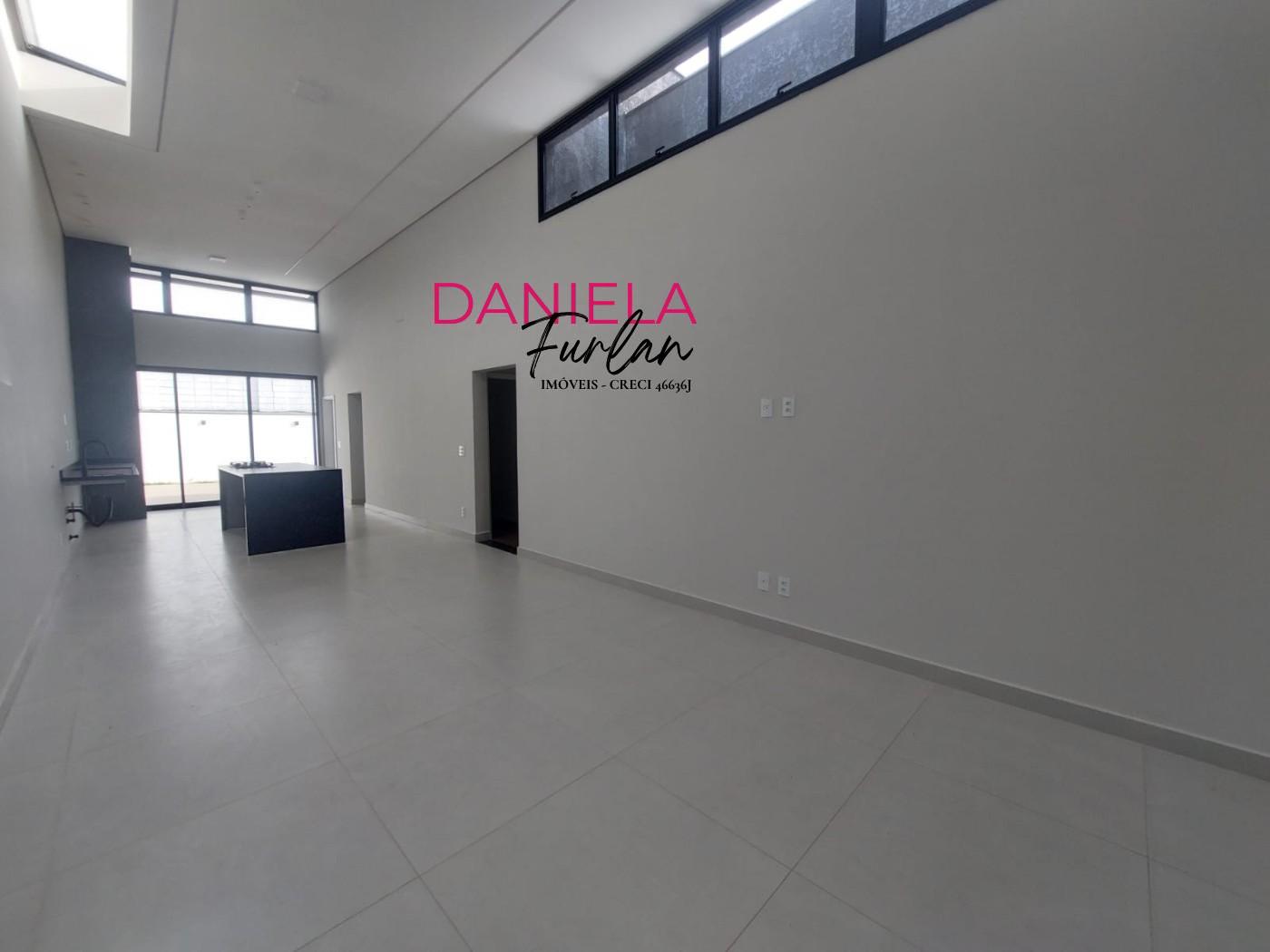 Casa de Condomínio à venda com 3 quartos, 220m² - Foto 2