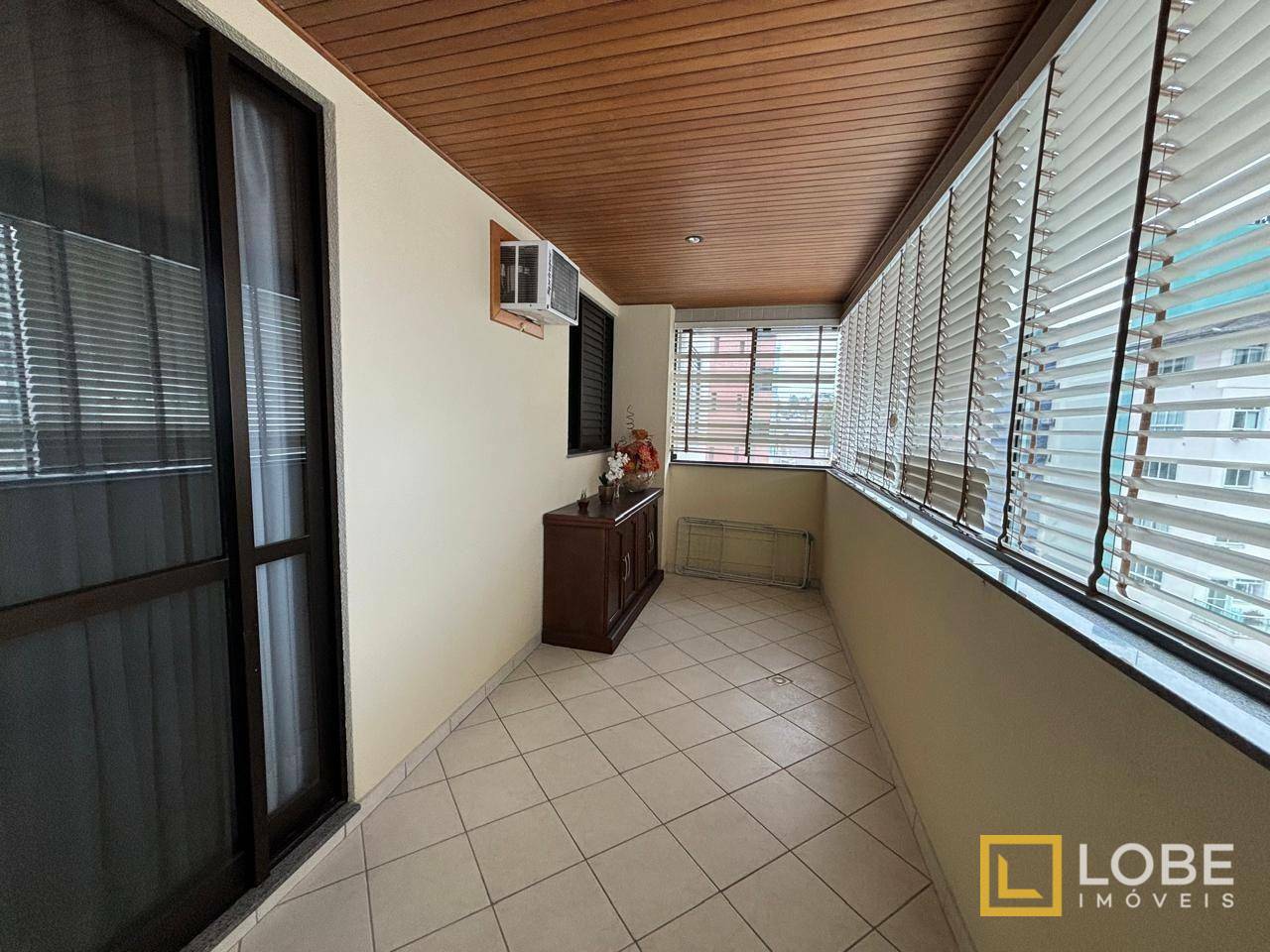 Apartamento à venda com 3 quartos, 155m² - Foto 5