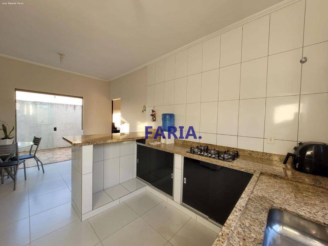 Casa à venda com 2 quartos, 100m² - Foto 9