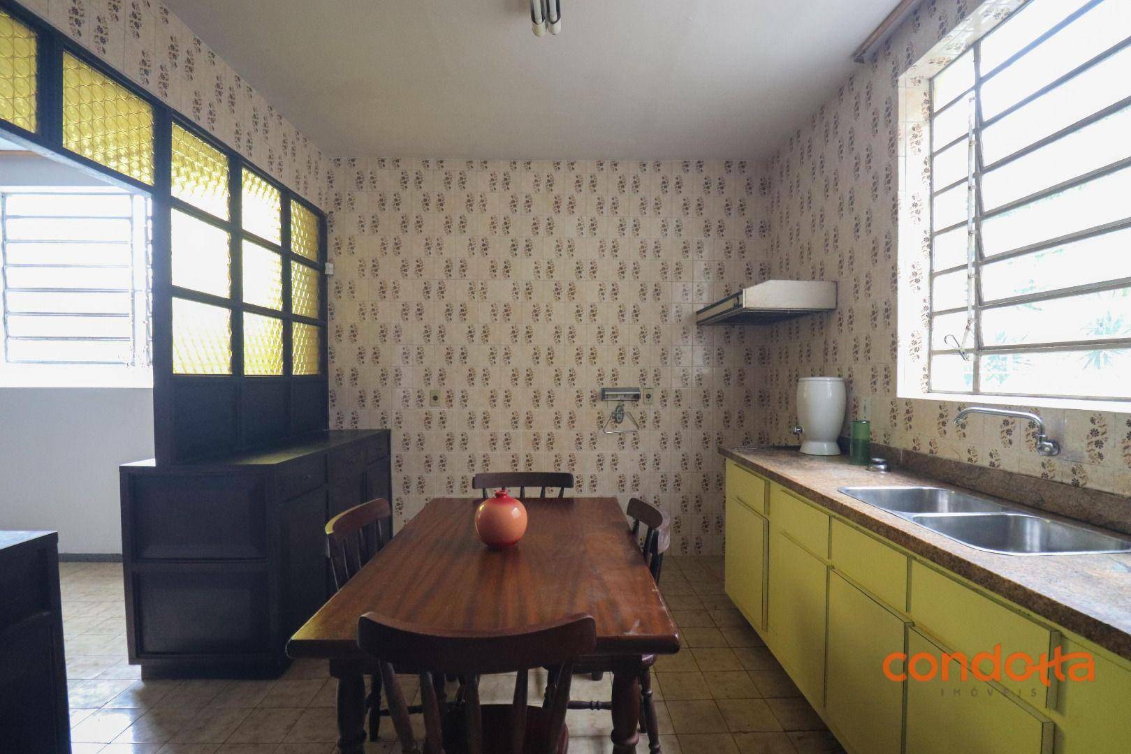 Casa para alugar com 3 quartos, 259m² - Foto 12