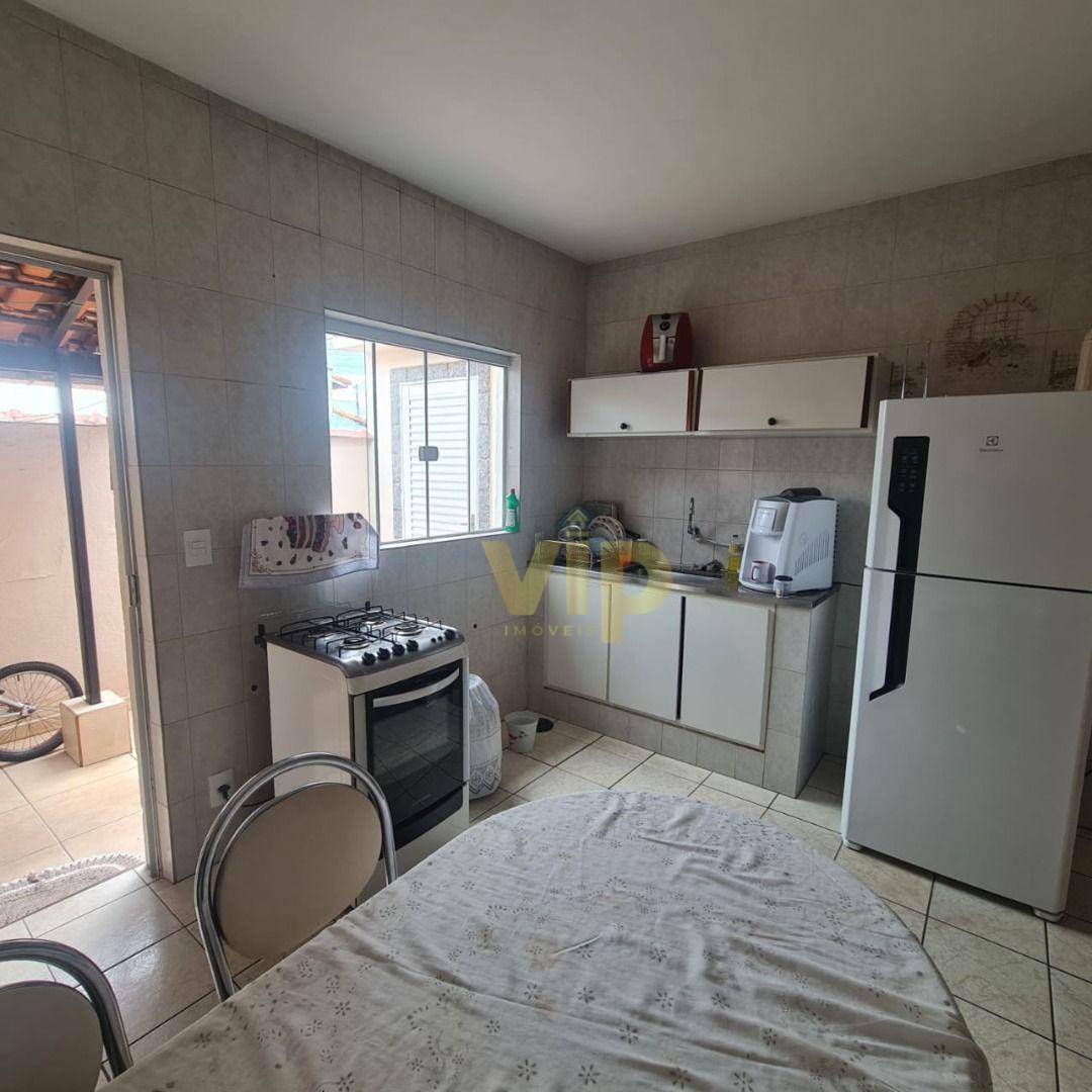 Casa à venda com 3 quartos, 127m² - Foto 2