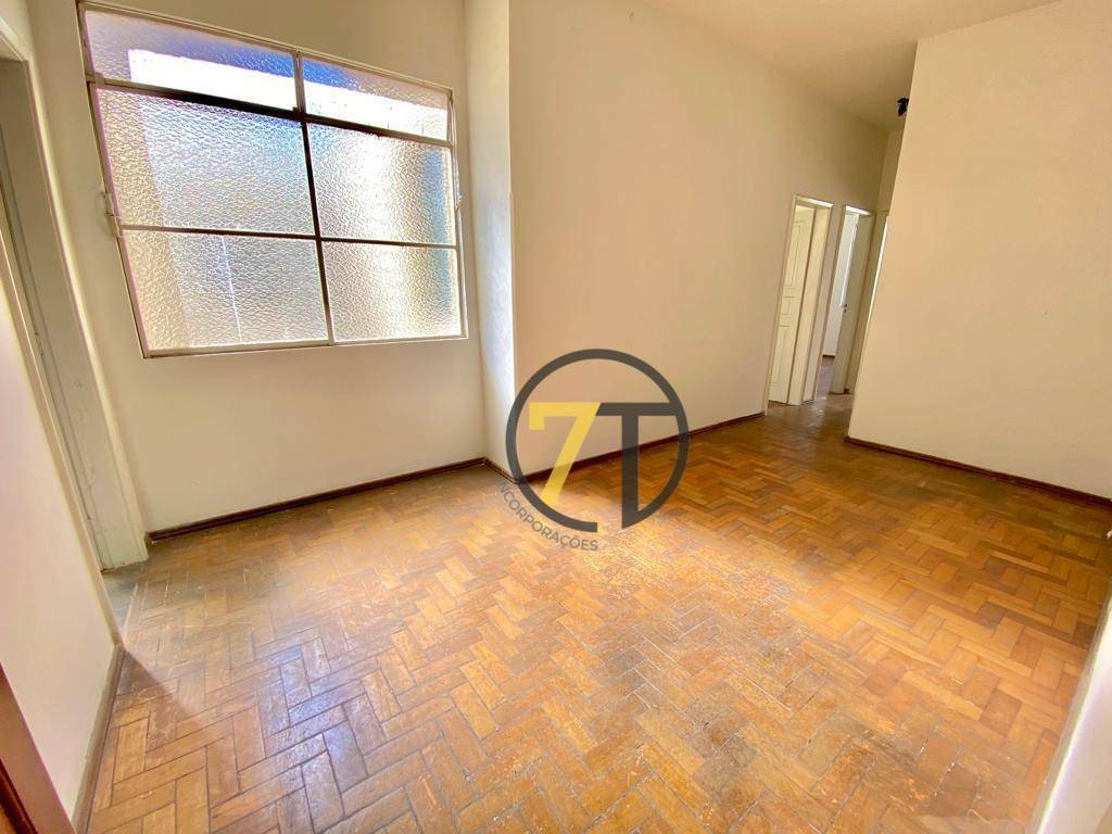 Apartamento à venda com 3 quartos, 84m² - Foto 2