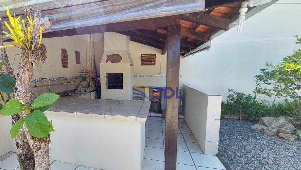 Casa à venda com 2 quartos, 150m² - Foto 8