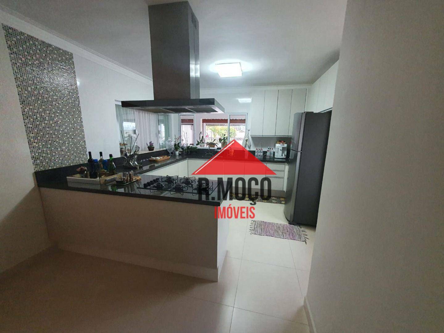 Casa de Condomínio à venda com 4 quartos, 275m² - Foto 14